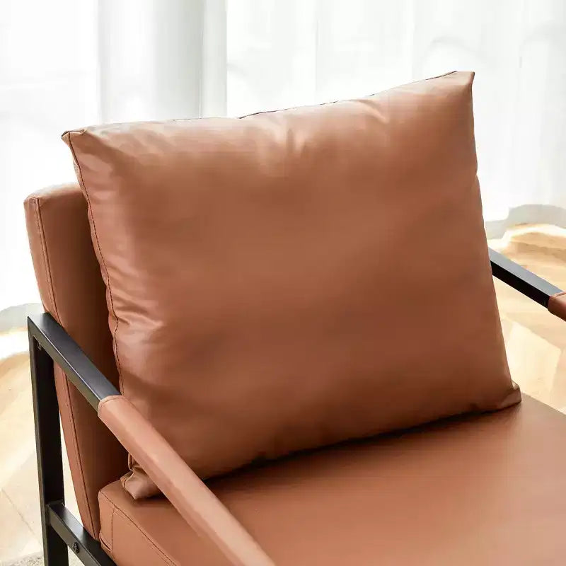 Poltroncina d'accento in pelle sintetica con struttura in metallo