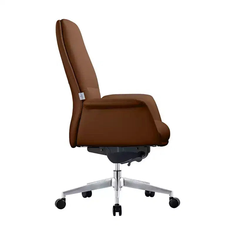 Sedia da ufficio ergonomica con telaio in alluminio e seduta in similpelle