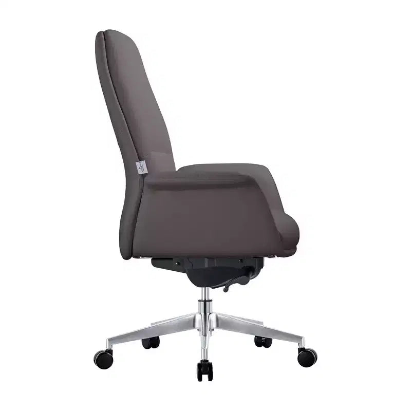 Sedia da ufficio ergonomica con telaio in alluminio e seduta in similpelle